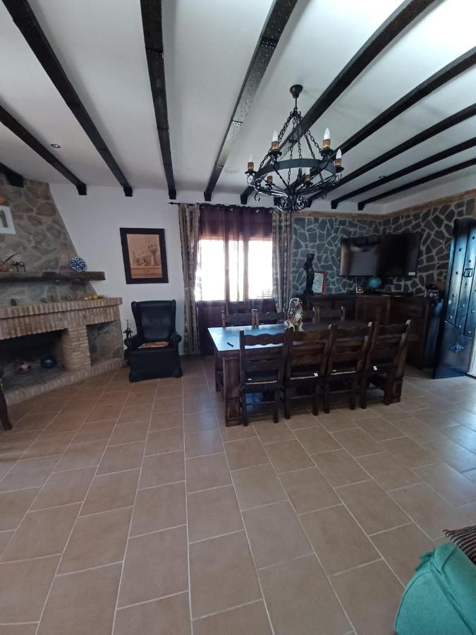 Villa Martinez Alquiler Rural Isabel Alcalá del Valle Exteriör bild