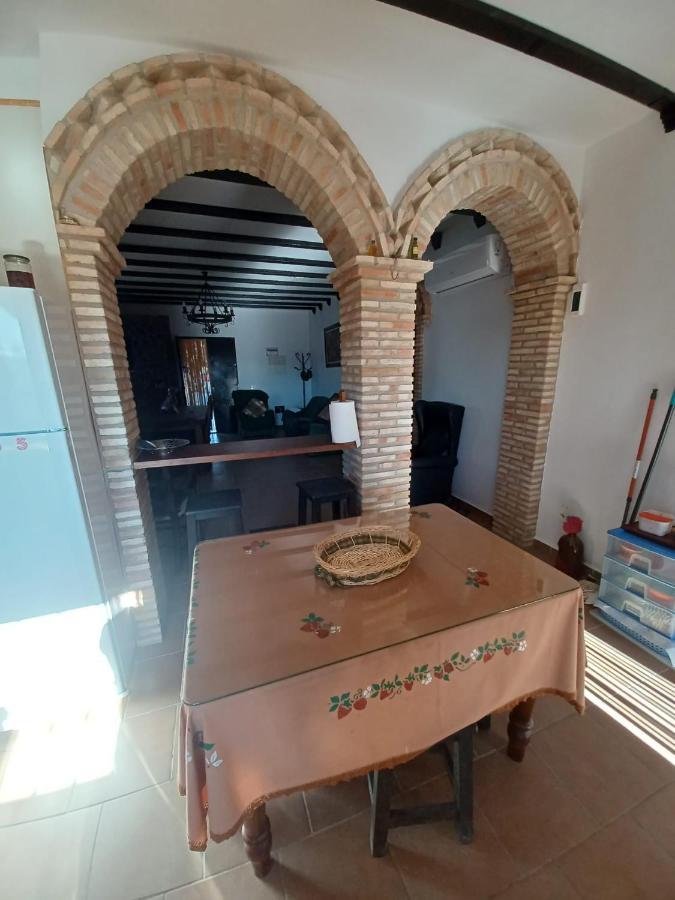 Villa Martinez Alquiler Rural Isabel Alcalá del Valle Exteriör bild